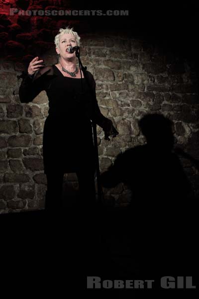 HAZEL O'CONNOR AND THE BLUJA PROJECT - 2010-05-02 - PARIS - Theatre de Nesle - 